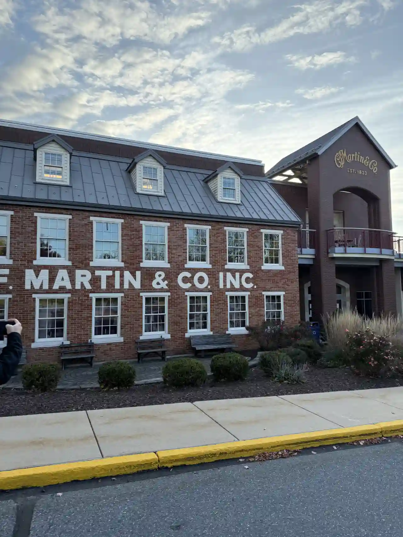 ทำไมกีตาร์วินเทจบางรุ่นอาจจะเป็นการลงทุนที่ดีกว่าทองคำ? | Music Collection